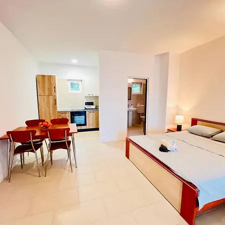 Sea Breeze Apartments Starigrad Paklenica Exterior photo