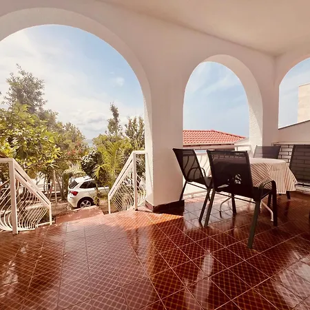 Sea Breeze Apartments Starigrad Paklenica Exterior photo