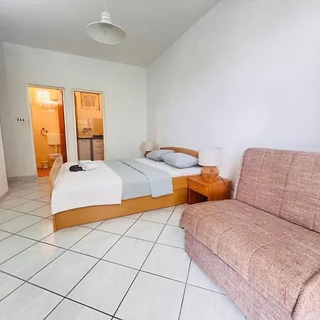 Sea Breeze Apartments Starigrad Paklenica Exterior photo