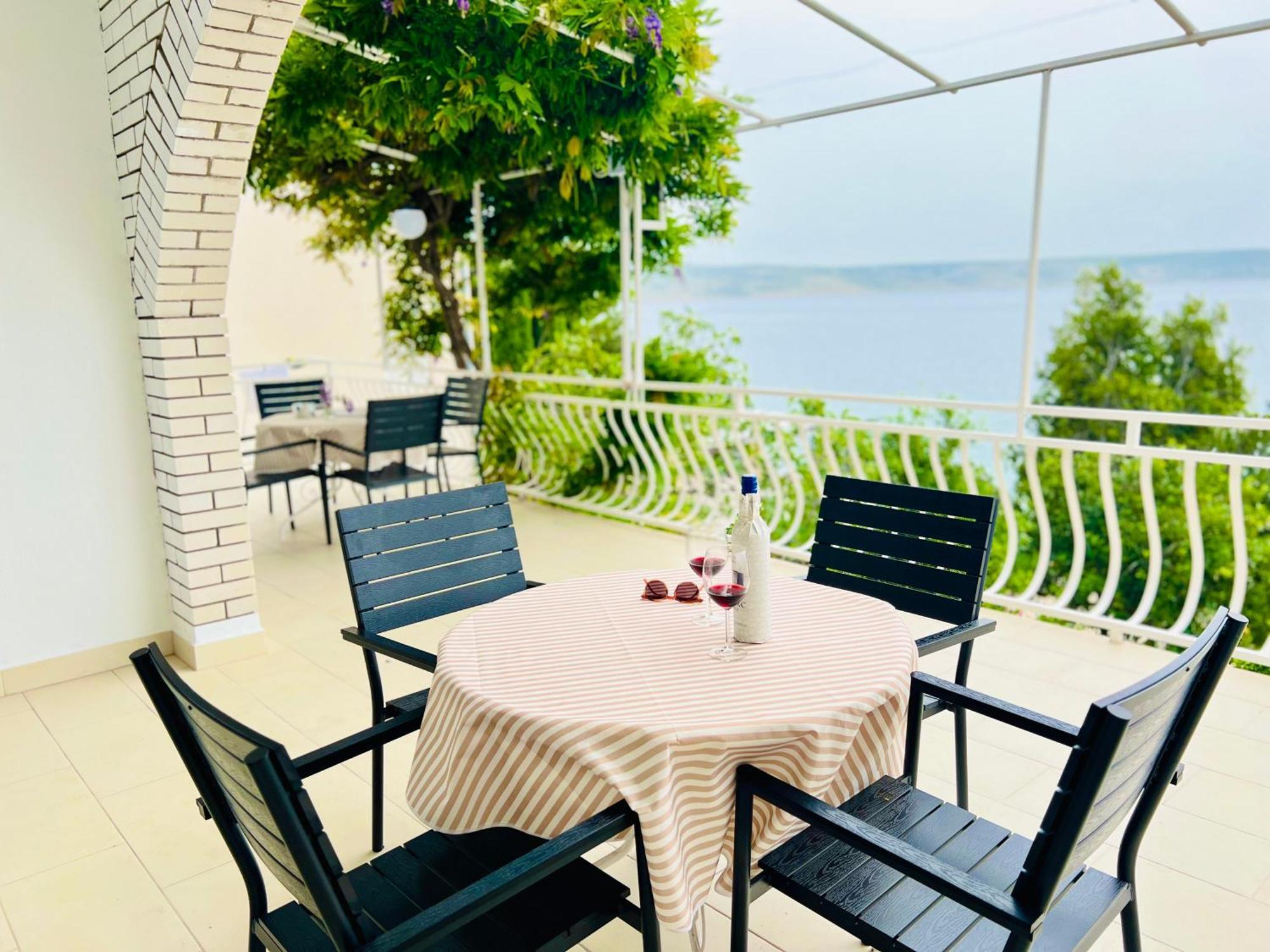 Sea Breeze Apartment